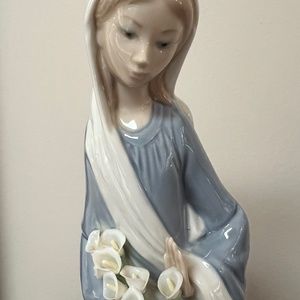 Lladro Porcelain Virgin/Girl Figurine